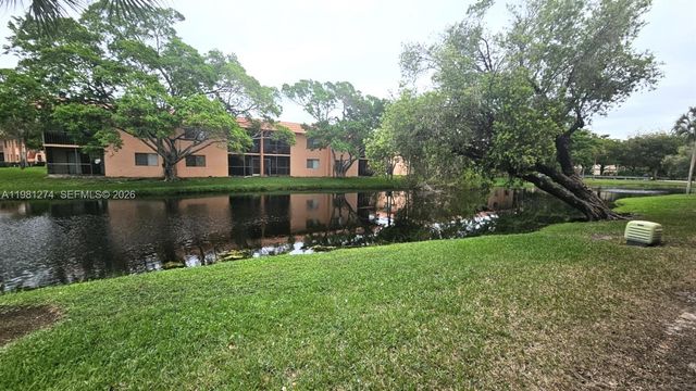 305 Lakeview Dr 101, Weston, FL 33326