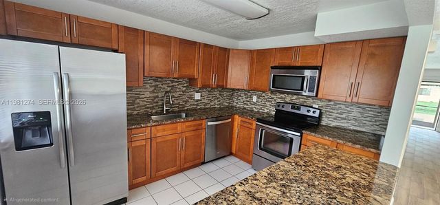 305 Lakeview Dr 101, Weston, FL 33326