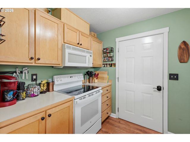 14800 Sw SANDHILL Loop 101, Beaverton, OR 97007