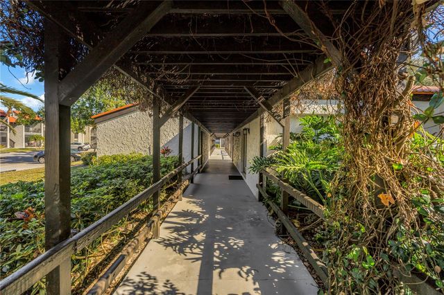 3269 BENEVA ROAD 102, Sarasota, FL 34232