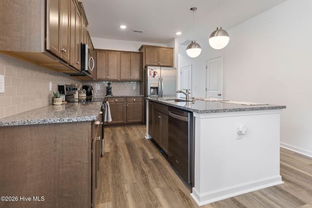 7414 Julius Drive NE, Leland, NC 28451