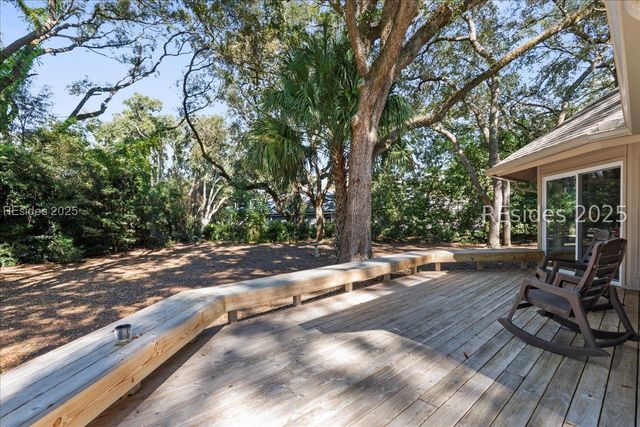 2 Sherman Dr, Hilton Head Island, SC 29928