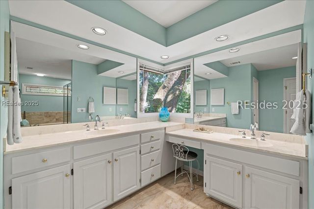 2 Sherman Dr, Hilton Head Island, SC 29928