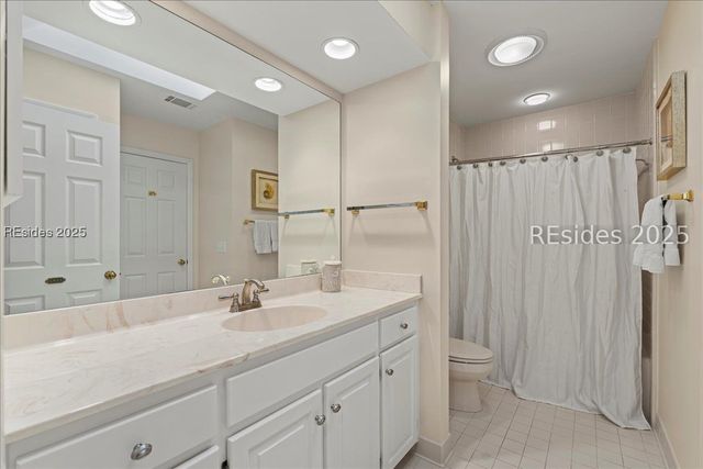 2 Sherman Dr, Hilton Head Island, SC 29928