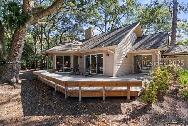 2 Sherman Dr, Hilton Head Island, SC 29928