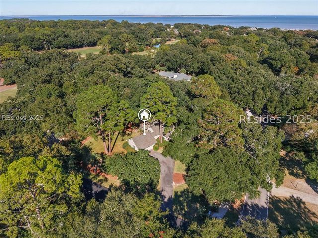 2 Sherman Dr, Hilton Head Island, SC 29928