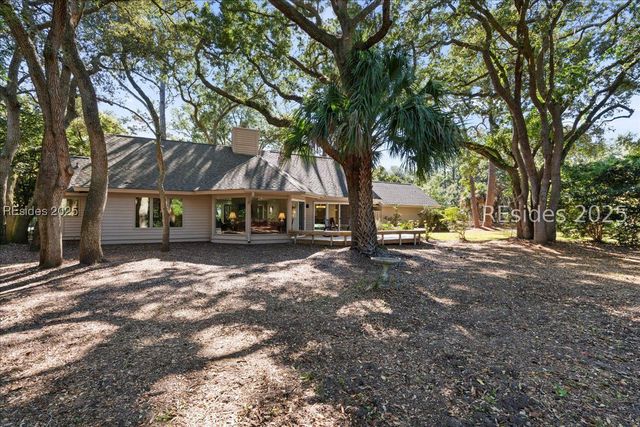 2 Sherman Dr, Hilton Head Island, SC 29928