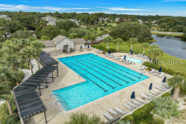 2 Sherman Dr, Hilton Head Island, SC 29928