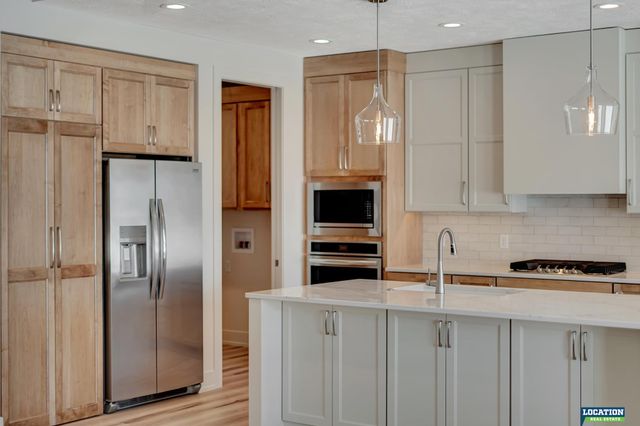 8701 Labrador Court, Lincoln, NE 68520