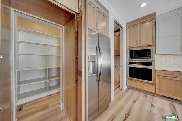 8701 Labrador Court, Lincoln, NE 68520