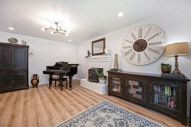 5112 Kovanda Ave, Carmichael, CA 95608
