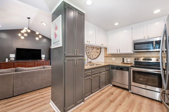 5112 Kovanda Ave, Carmichael, CA 95608