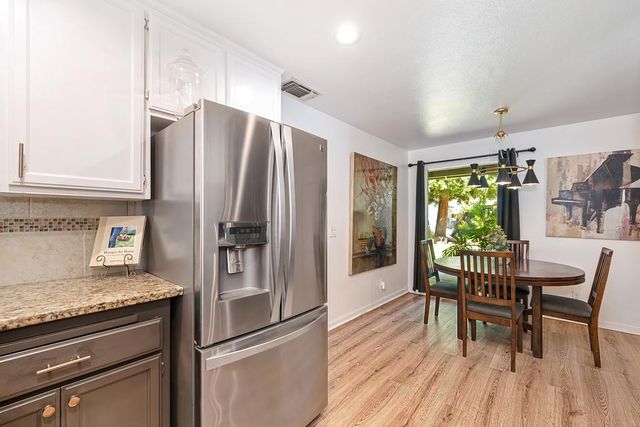 5112 Kovanda Ave, Carmichael, CA 95608