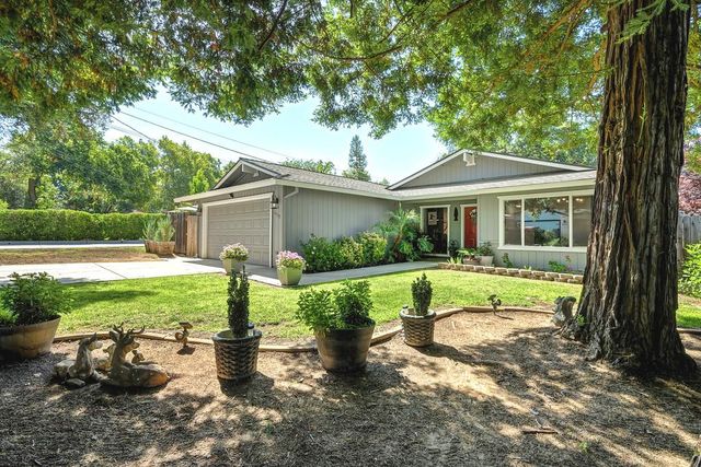 5112 Kovanda Ave, Carmichael, CA 95608
