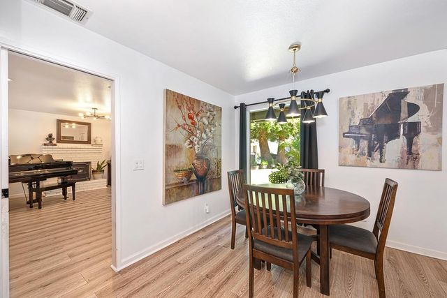 5112 Kovanda Ave, Carmichael, CA 95608