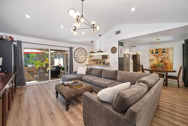 5112 Kovanda Ave, Carmichael, CA 95608