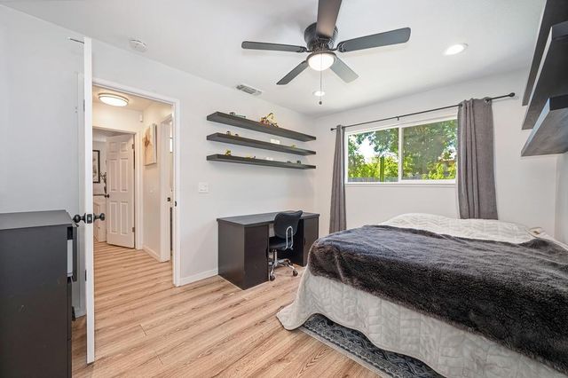 5112 Kovanda Ave, Carmichael, CA 95608