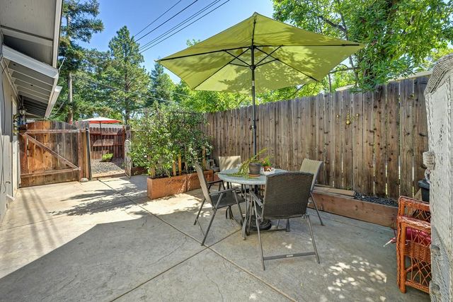 5112 Kovanda Ave, Carmichael, CA 95608