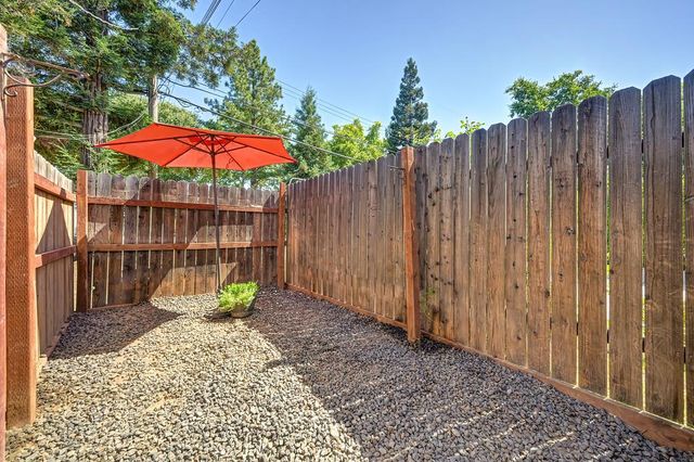 5112 Kovanda Ave, Carmichael, CA 95608