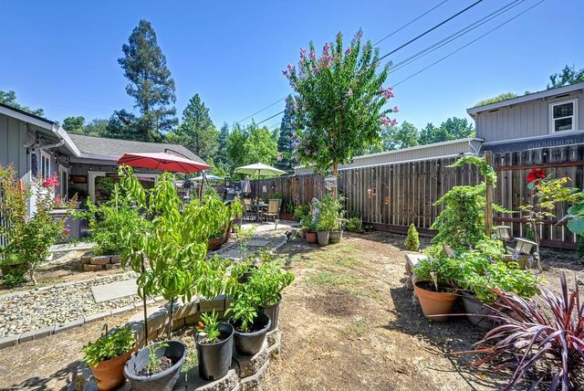 5112 Kovanda Ave, Carmichael, CA 95608
