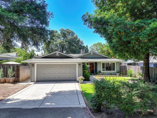5112 Kovanda Ave, Carmichael, CA 95608