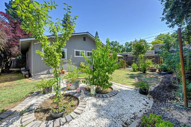 5112 Kovanda Ave, Carmichael, CA 95608