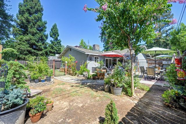 5112 Kovanda Ave, Carmichael, CA 95608