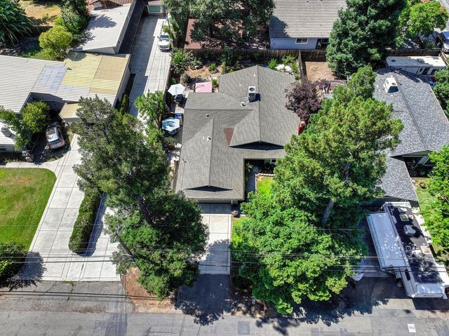 5112 Kovanda Ave, Carmichael, CA 95608