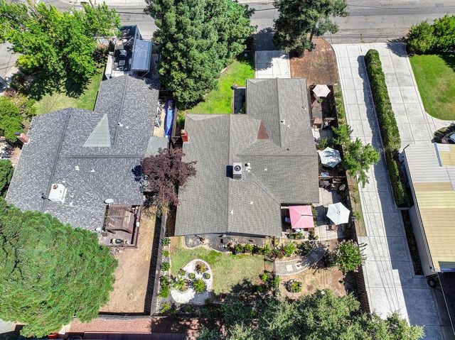5112 Kovanda Ave, Carmichael, CA 95608