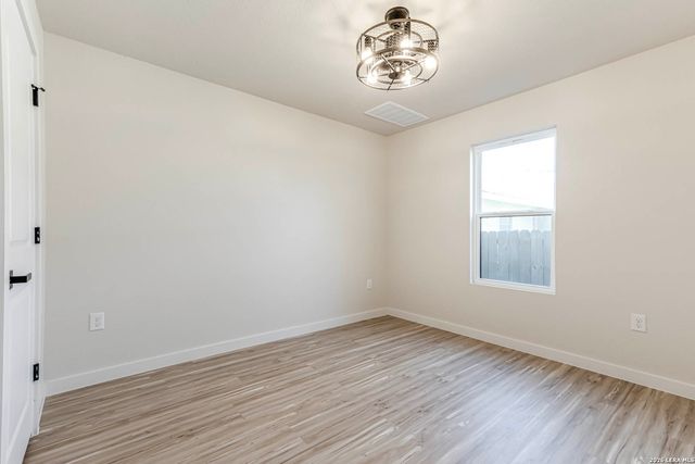 235 Bank, San Antonio, TX 78204