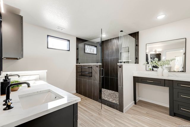 235 Bank, San Antonio, TX 78204