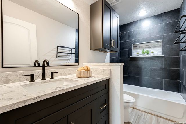 235 Bank, San Antonio, TX 78204