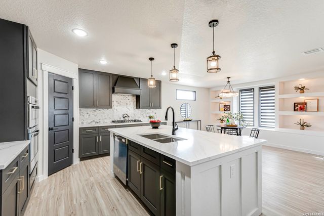 235 Bank, San Antonio, TX 78204