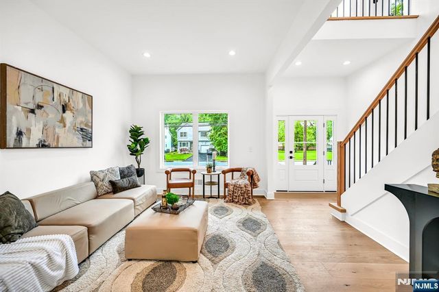 7 Royal Avenue, Livingston, NJ 07039