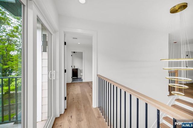 7 Royal Avenue, Livingston, NJ 07039