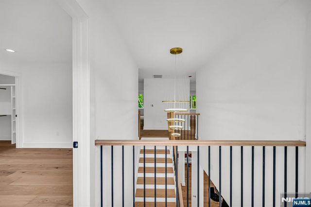 7 Royal Avenue, Livingston, NJ 07039