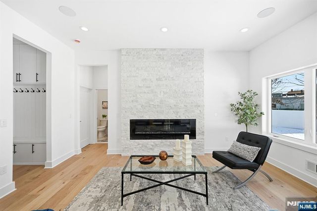 7 Royal Avenue, Livingston, NJ 07039