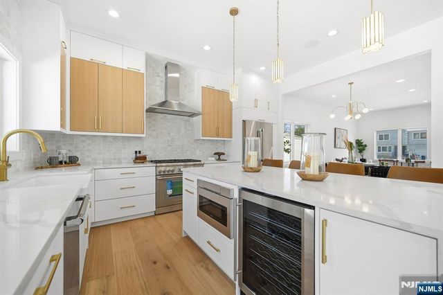 7 Royal Avenue, Livingston, NJ 07039