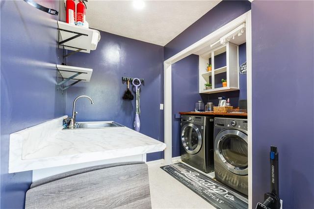 3044 Periwinkle Drive, Snellville, GA 30078