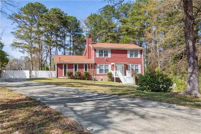 3044 Periwinkle Drive, Snellville, GA 30078