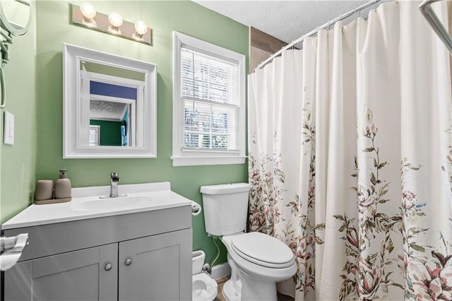 3044 Periwinkle Drive, Snellville, GA 30078