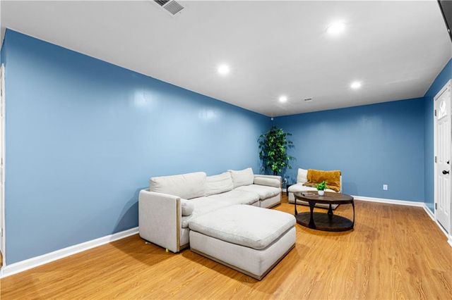 3044 Periwinkle Drive, Snellville, GA 30078