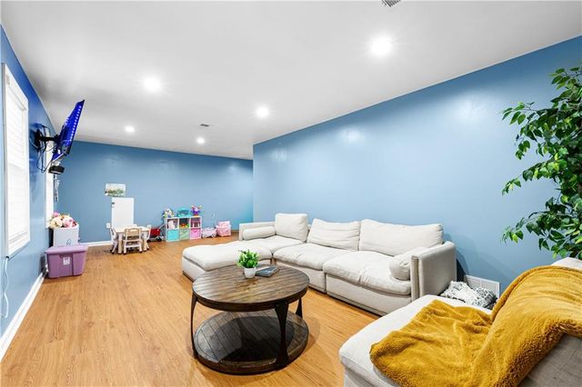 3044 Periwinkle Drive, Snellville, GA 30078