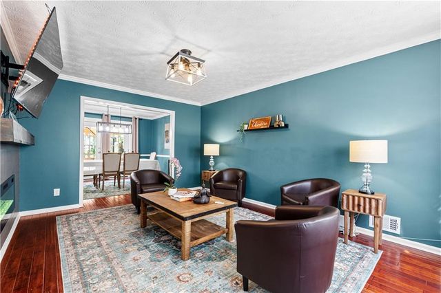 3044 Periwinkle Drive, Snellville, GA 30078