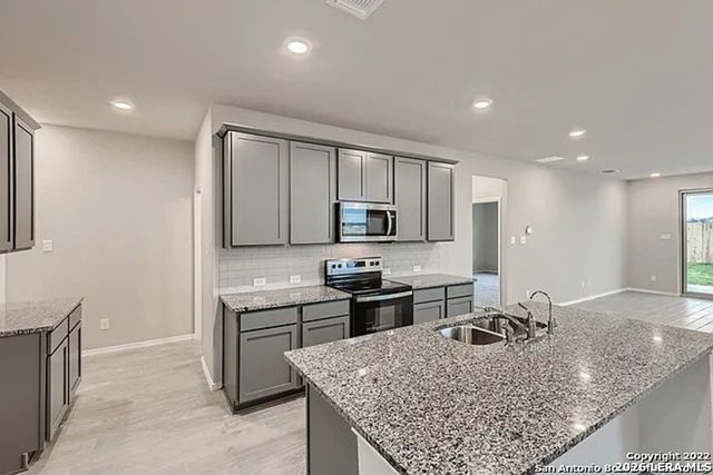 10922 LOCKHEED DR, Converse, TX 78109