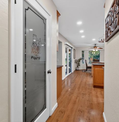 21286 E Meza Ln, Linden, CA 95236