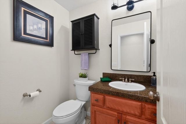 21286 E Meza Ln, Linden, CA 95236