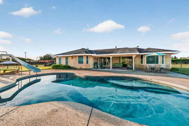 21286 E Meza Ln, Linden, CA 95236