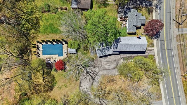 39 E Main St, Merrimac, MA 01860