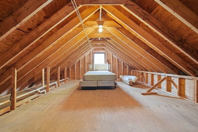 39 E Main St, Merrimac, MA 01860